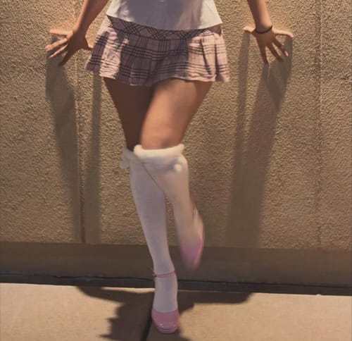 Customer photo review of Girly Plaid Pleated Mini Skirt (Pink)