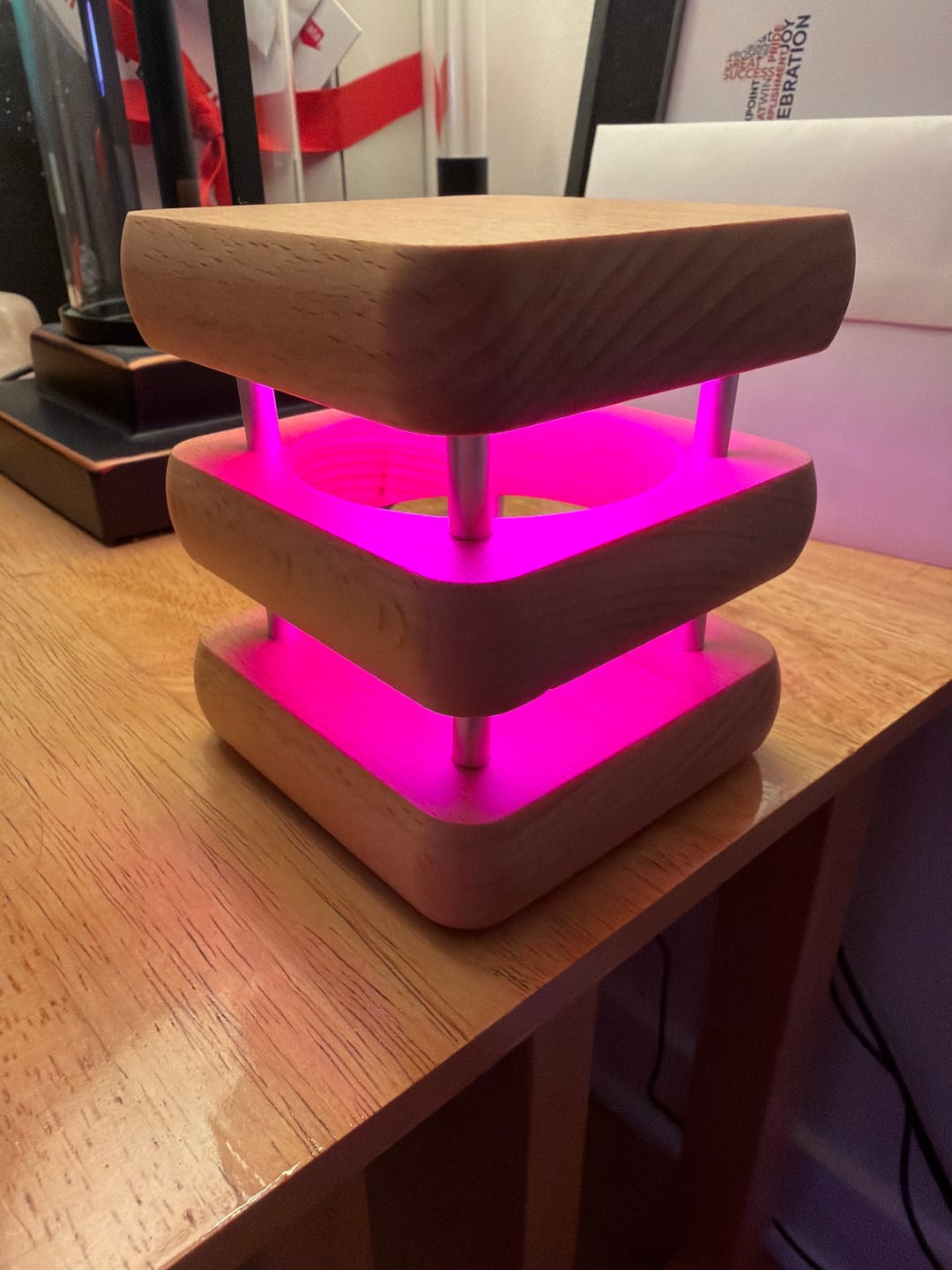 Customer photo review of Mini Square Mid-Century Design Natural Friendship Lamp – Compact Retro Wi-Fi Touch Lamp for Connection