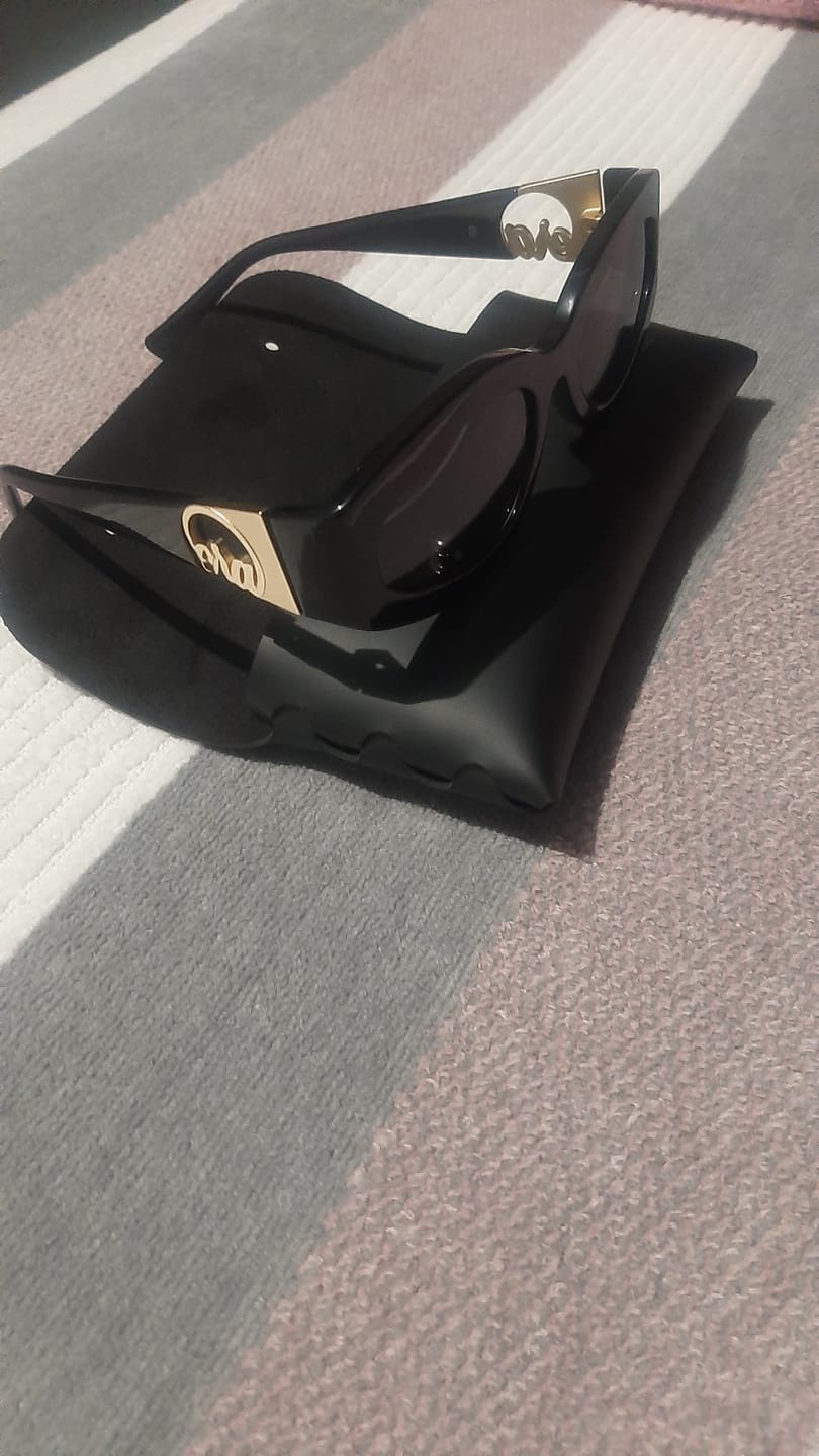 Customer photo review of Black Blanco Sunglasses