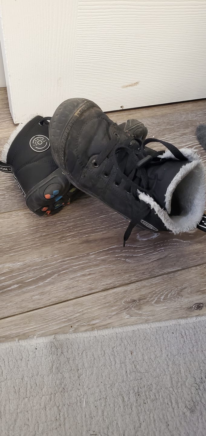 Customer photo review of Alpine Kids - Waterproof Barefoot Winter Shoes for Kids