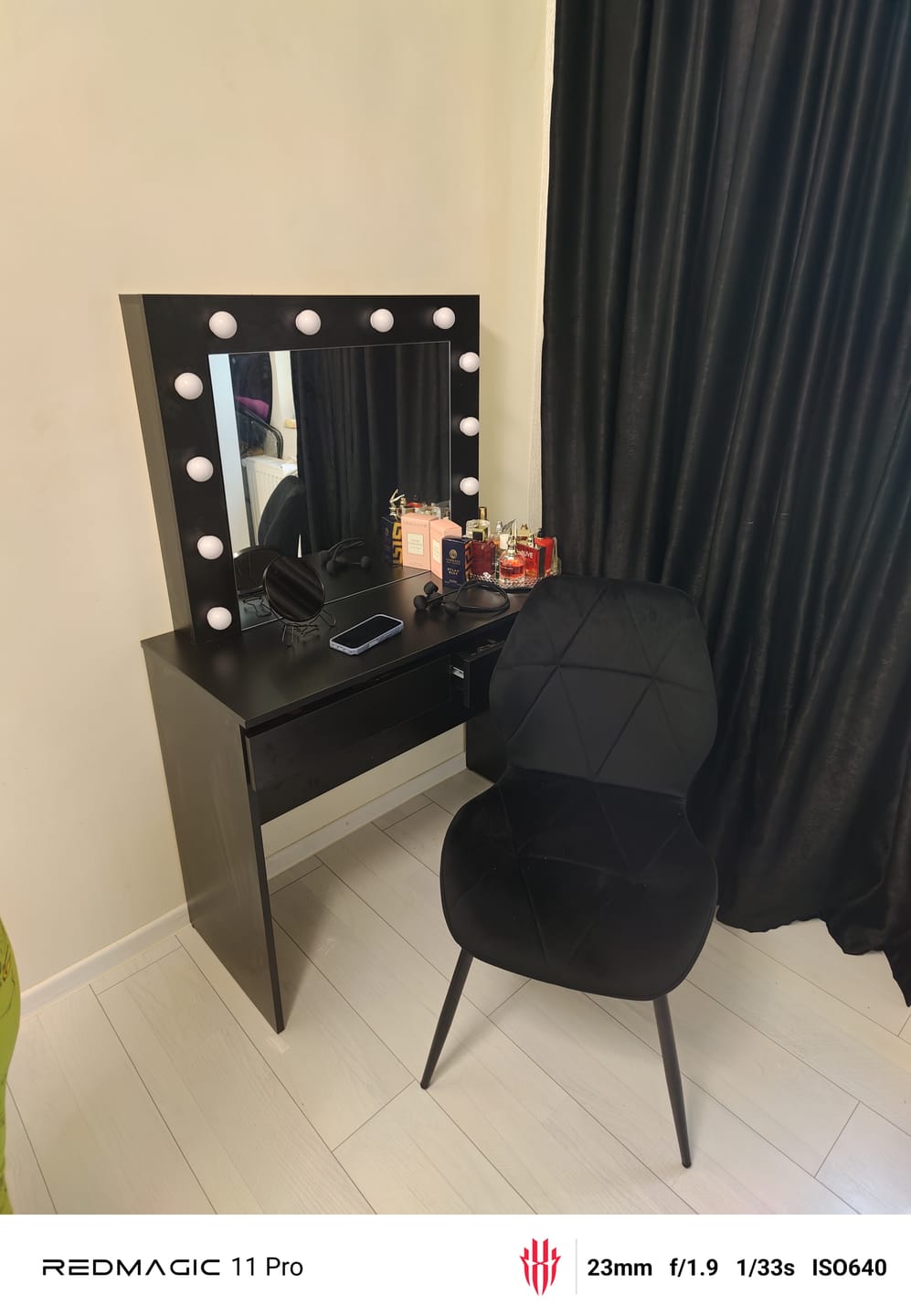 Customer photo review of Scaun DETROIT OCN-38779, negru