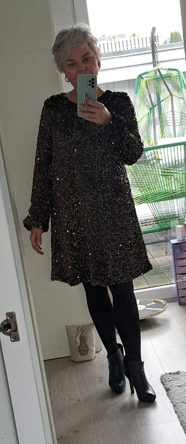 Customer photo review of OSASU Cropped Longsleeve