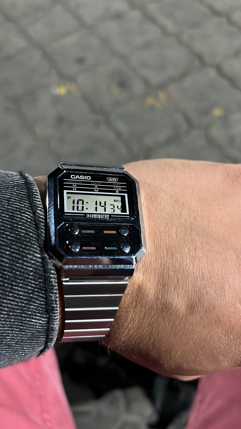 Customer photo review of Reloj Casio Vintage A100WE-1ADF Alien F-100 Reissue Plateado