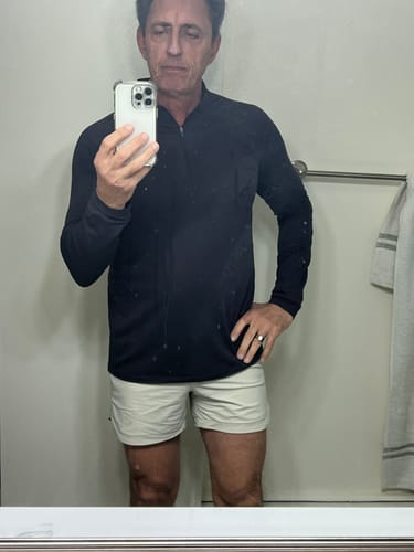 Customer photo review of Essential Shorts 5" Inseam