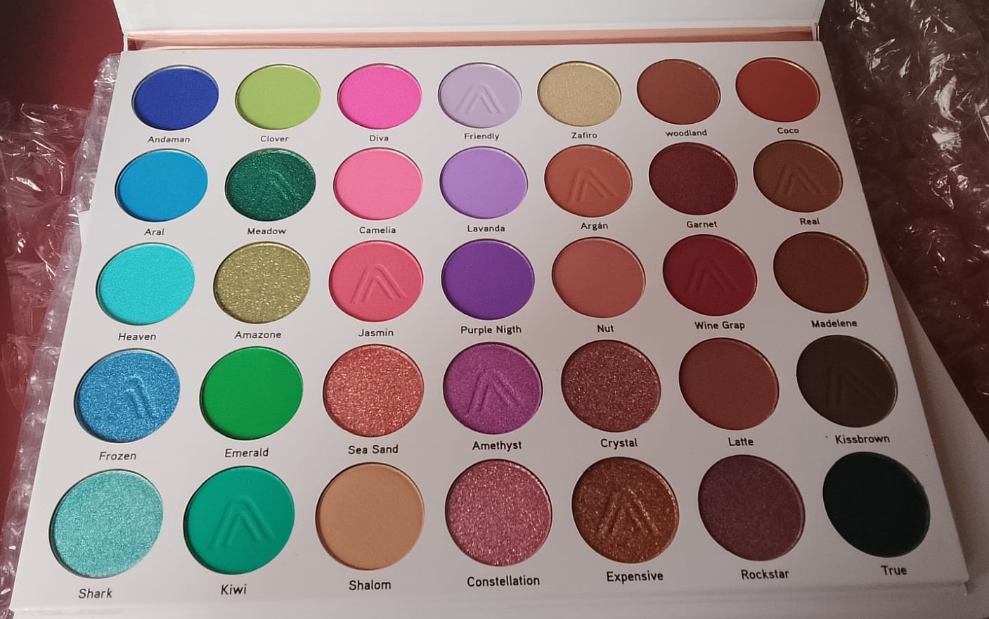 Customer photo review of PALETA DE SOMBRAS MARVELOUS | MAKEUP EXPERT
