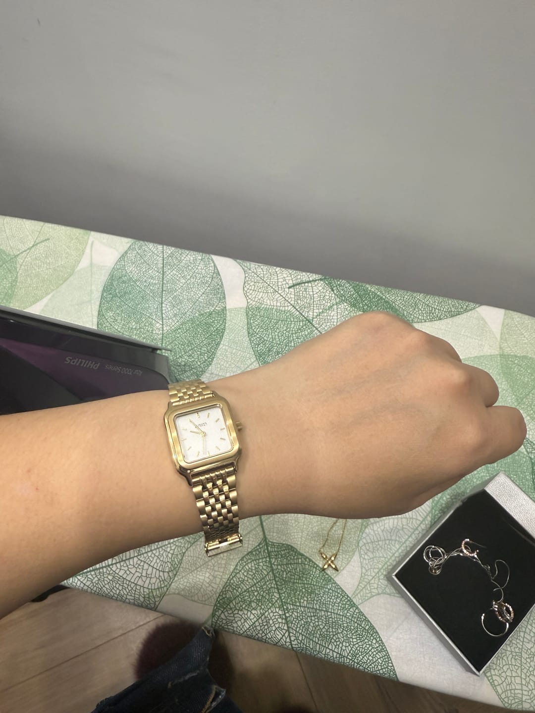 Customer photo review of Macy Gold White