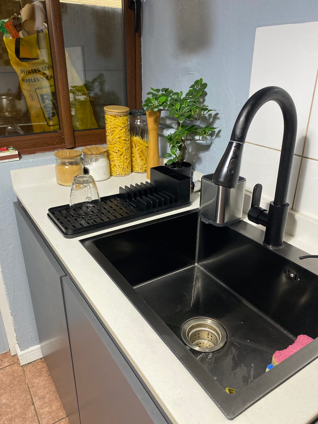 Customer photo review of Secaplatos con Bandeja Escurridora Single Negro Coza®