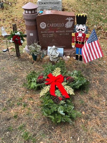 Customer photo review of Fresh Natural Christmas Grave Cross
