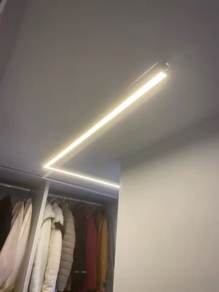 Customer photo review of WOMO Lineare LED Deckenleuchte Flur Lang Schmal Metall-WM1003