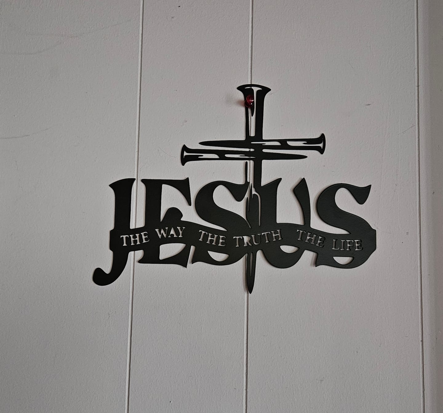 Customer photo review of Christianartworkshop Faithful Jesus & Cross Design Metal Wall Decor Home Decoration