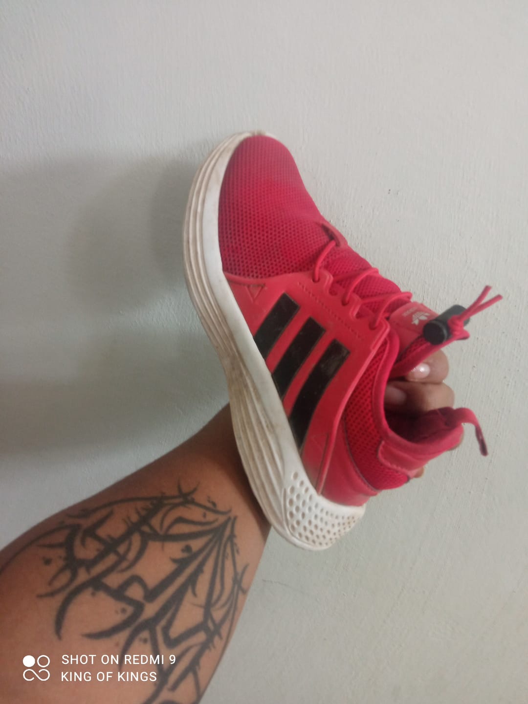 Customer photo review of Tenis 025 Negro Plata Negro