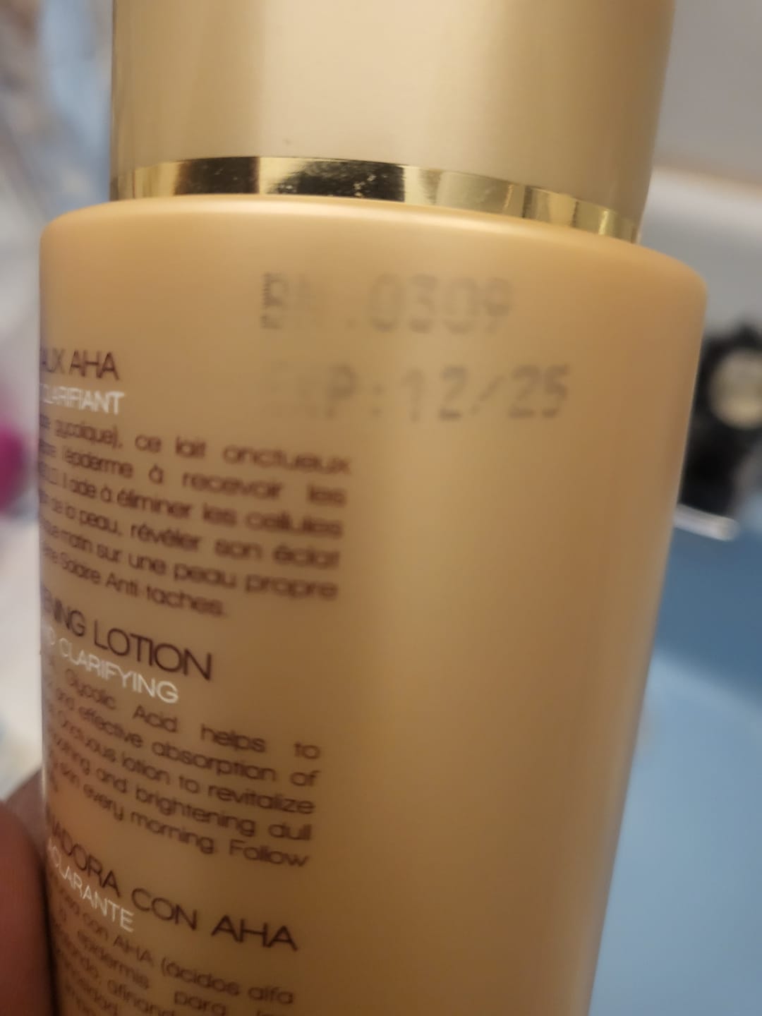 Customer photo review of Fair and White 1: Gold AHA Brightening Lotion 350ml / 11.8fl. oz