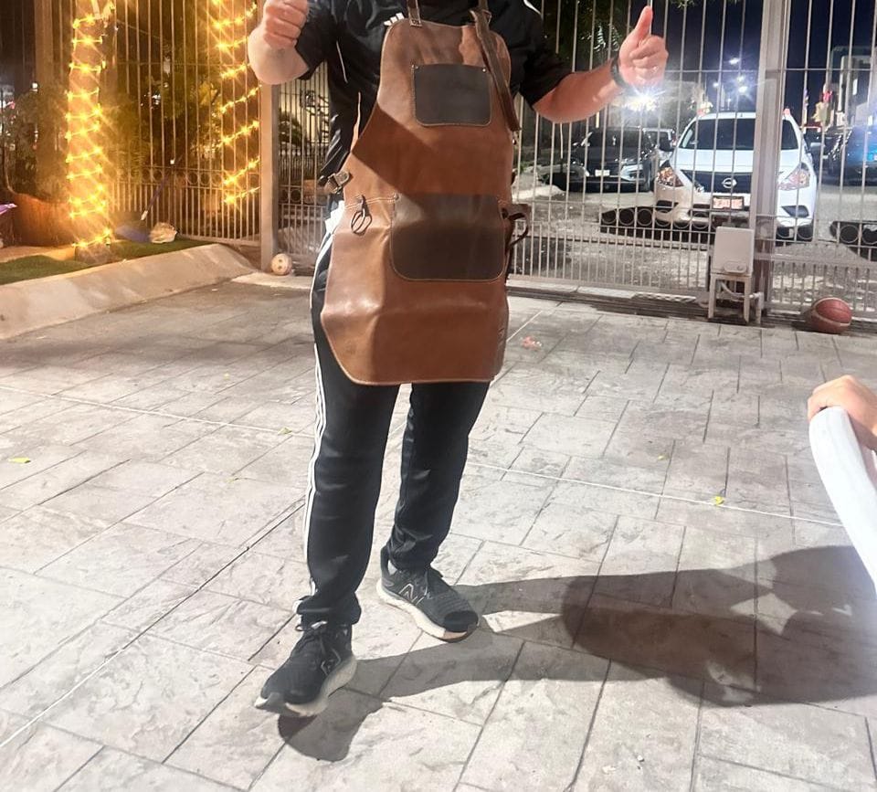 Customer photo review of Mandil Cuero Mod RIB EYE +Set porta Vasos Gratis