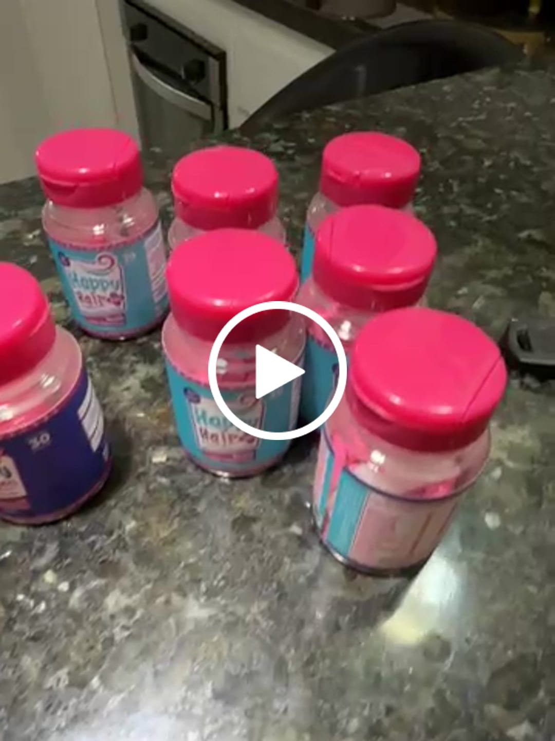 Customer video review of Happy Hair 3 Potes + 3 Potes Grátis + 1 Pote de Melatonina + 1 Pote de Colágeno (Total 8 Potes)