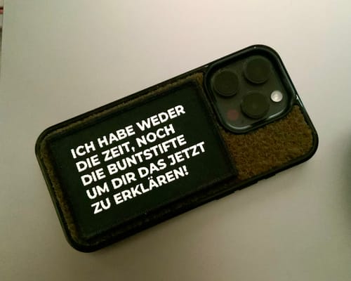 Customer photo review of Tactical Case mit Steingrau Oliv Flauschklett - iPhone 15 Reihe