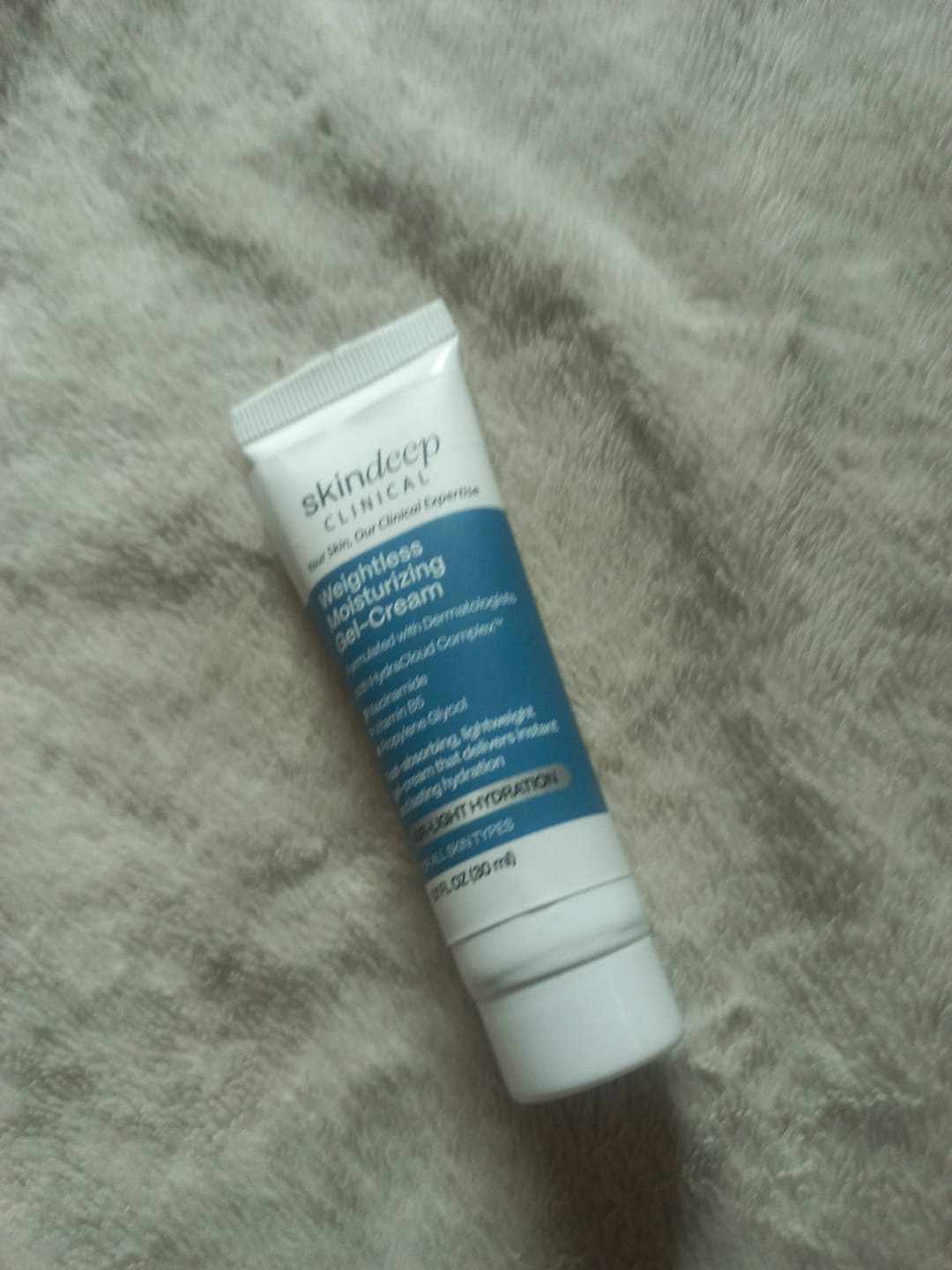 Customer photo review of Weightless Moisturizing Gel-Cream