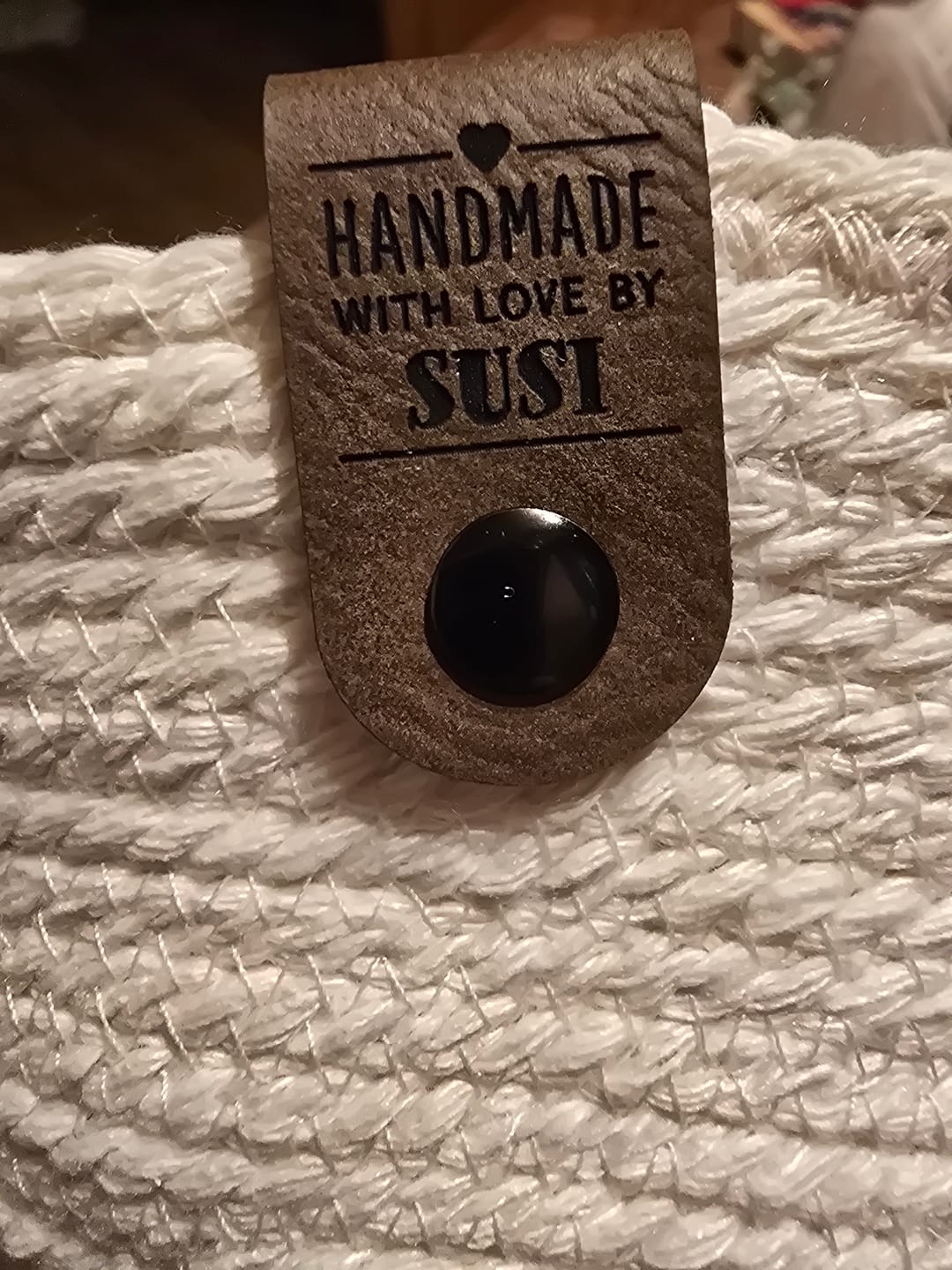 Customer photo review of Kunstleder-Labels mit Chicago Screws - Personalisierte Labels