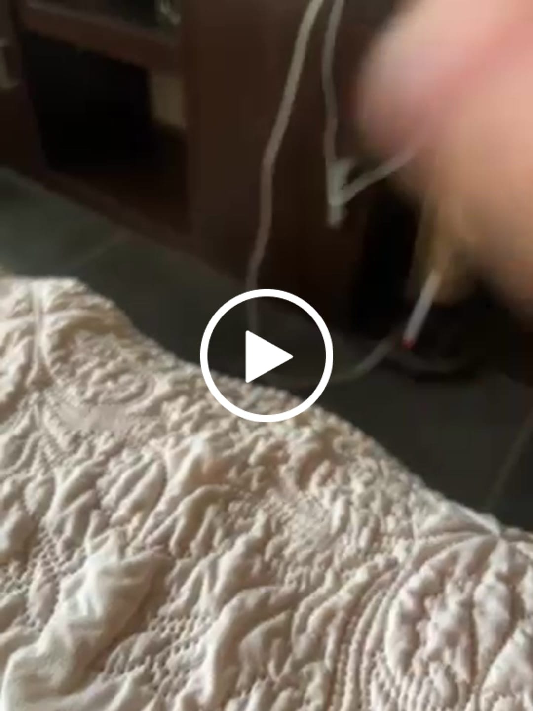 Customer video review of Tableta Viral de Dubái Leche - Pistacho Habibi