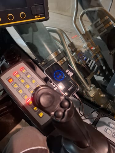 Customer photo review of GADGETME Fast Wireless Charger 15W mit Saugnapf ( PKW & LKW)