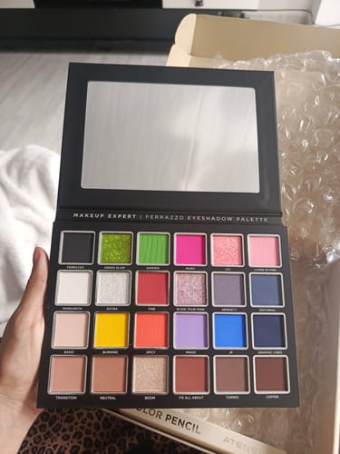 Customer photo review of PALETA ATENEA X FERRAZZO: DISCOVER YOUR EDITORIAL SIDE
