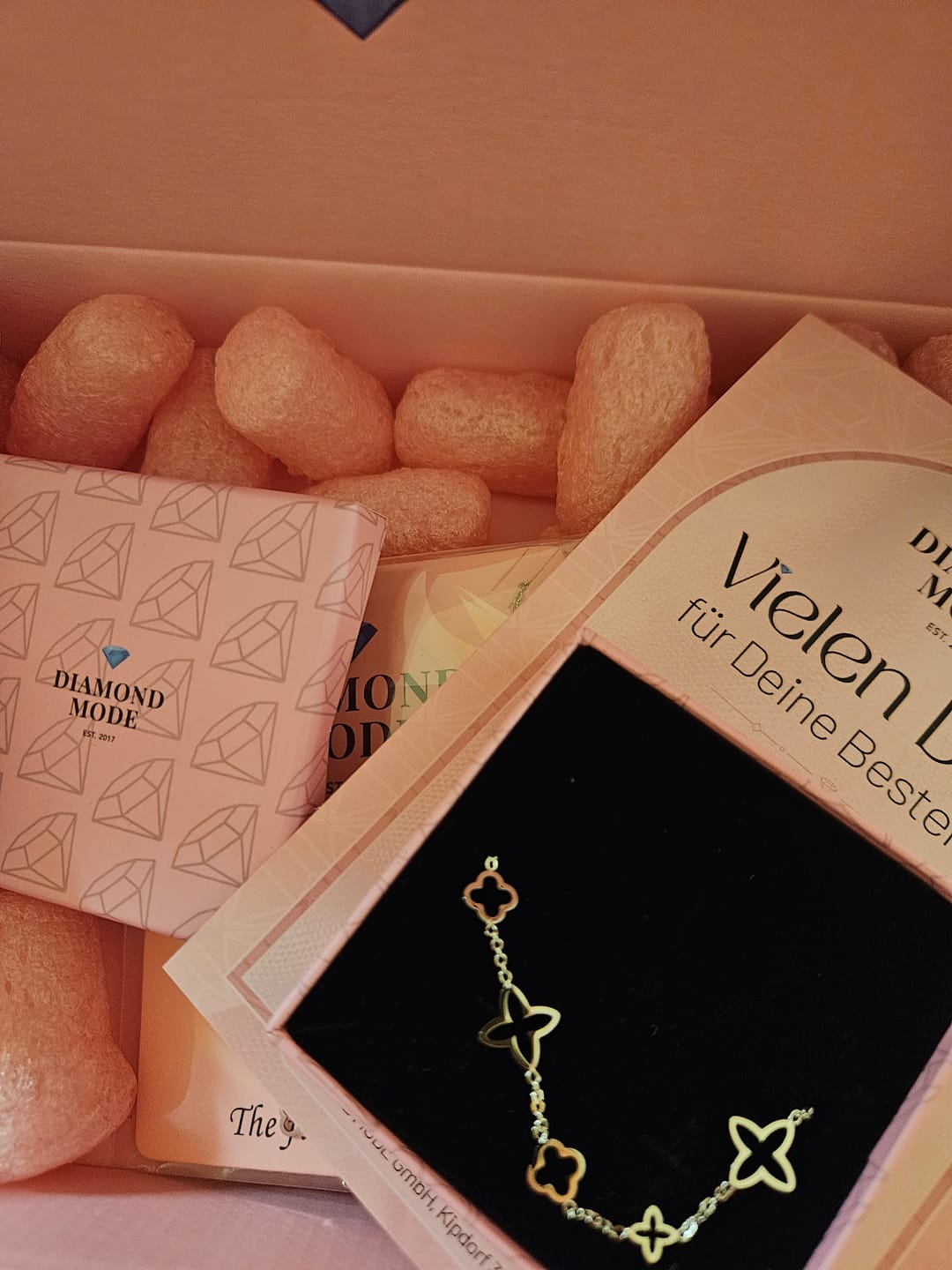 Customer photo review of Fancy Clover Armband | 18K vergoldet