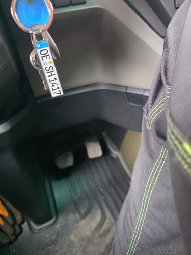 Customer photo review of Kennzeichen Schlüsselanhänger Mini Nummernschild Metall