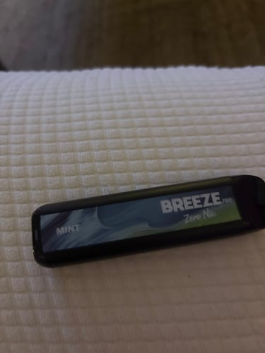Customer photo review of Breeze Pro 0% Nicotine Disposable Vape