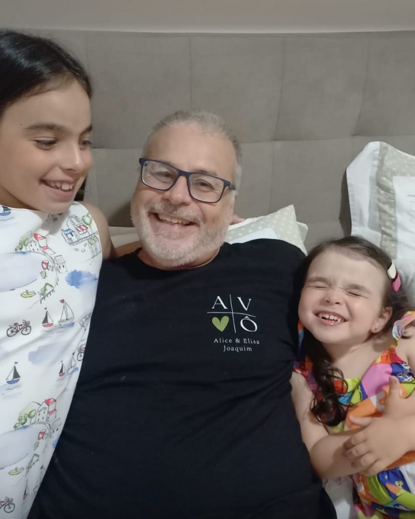 Customer photo review of Camiseta Personalizada AVÔ MINIMALISTA - Algodão 100%