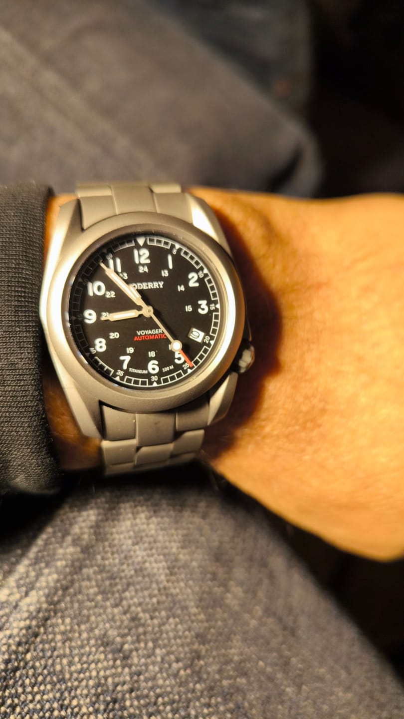 Customer photo review of VOYAGER - 100M Waterproof Titanium Automatic Field Watch | Black-bracelet