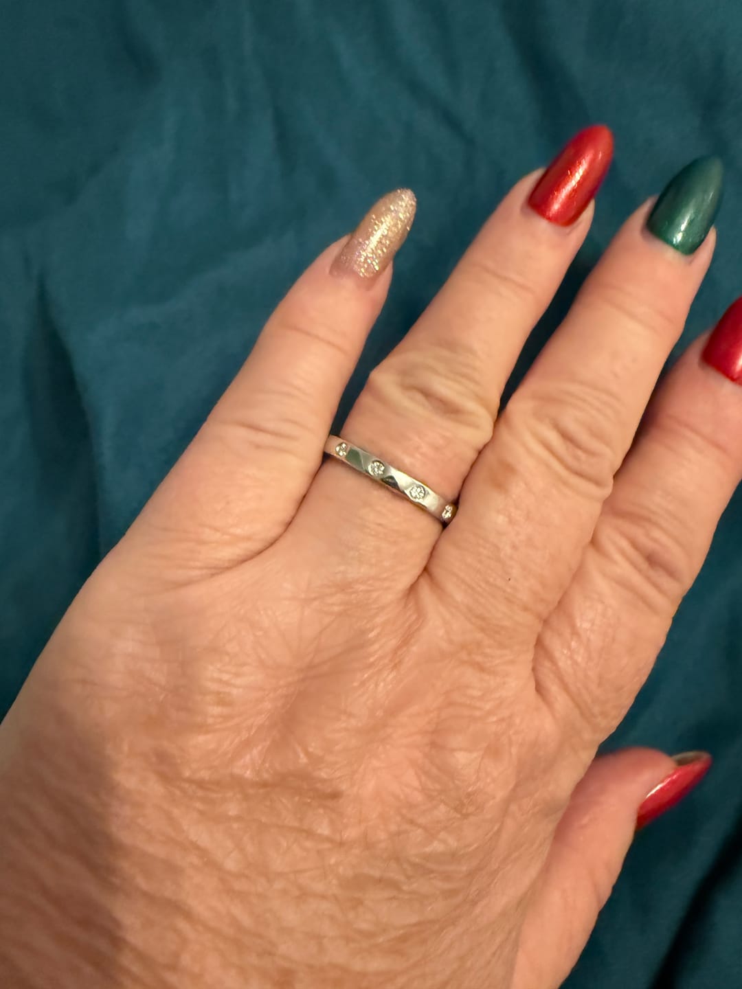 Customer photo review of Versa Lab Grown Diamond Band Ring