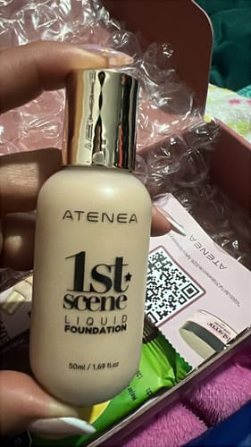 Customer photo review of BASE DE MAQUILLAJE LÍQUIDA 1ST SCENE