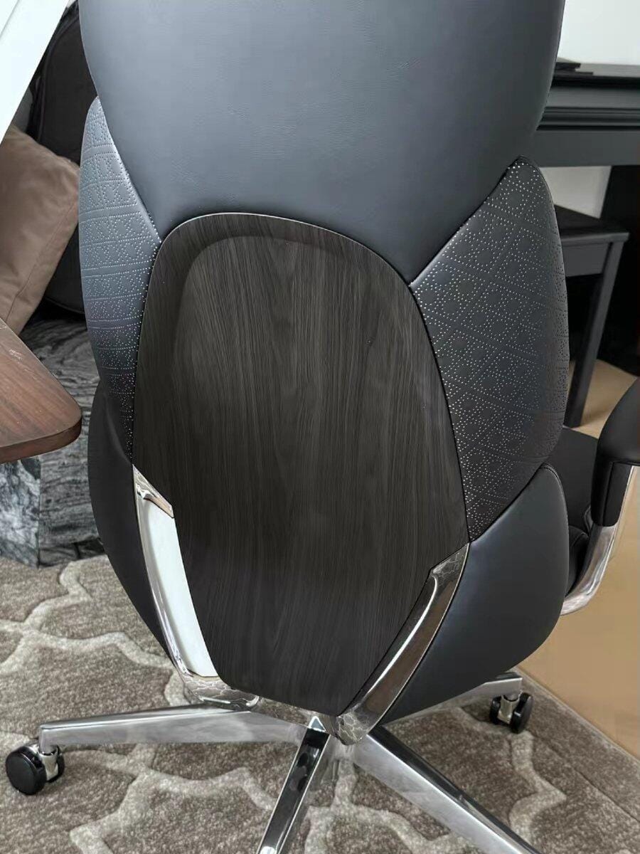 Customer photo review of Nyla Executive Leather Office Chair