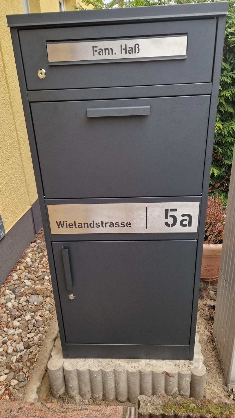 Customer photo review of Ersatzschild für AlbersDesign-Paketboxen