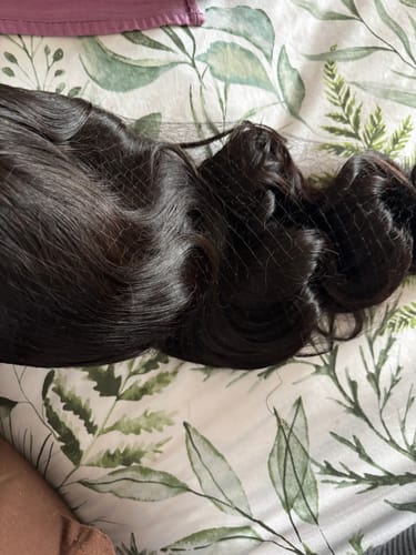 Customer photo review of 14a Machine Made Wigs : Bodywave 5×5 HD Closure Glueless Wigs