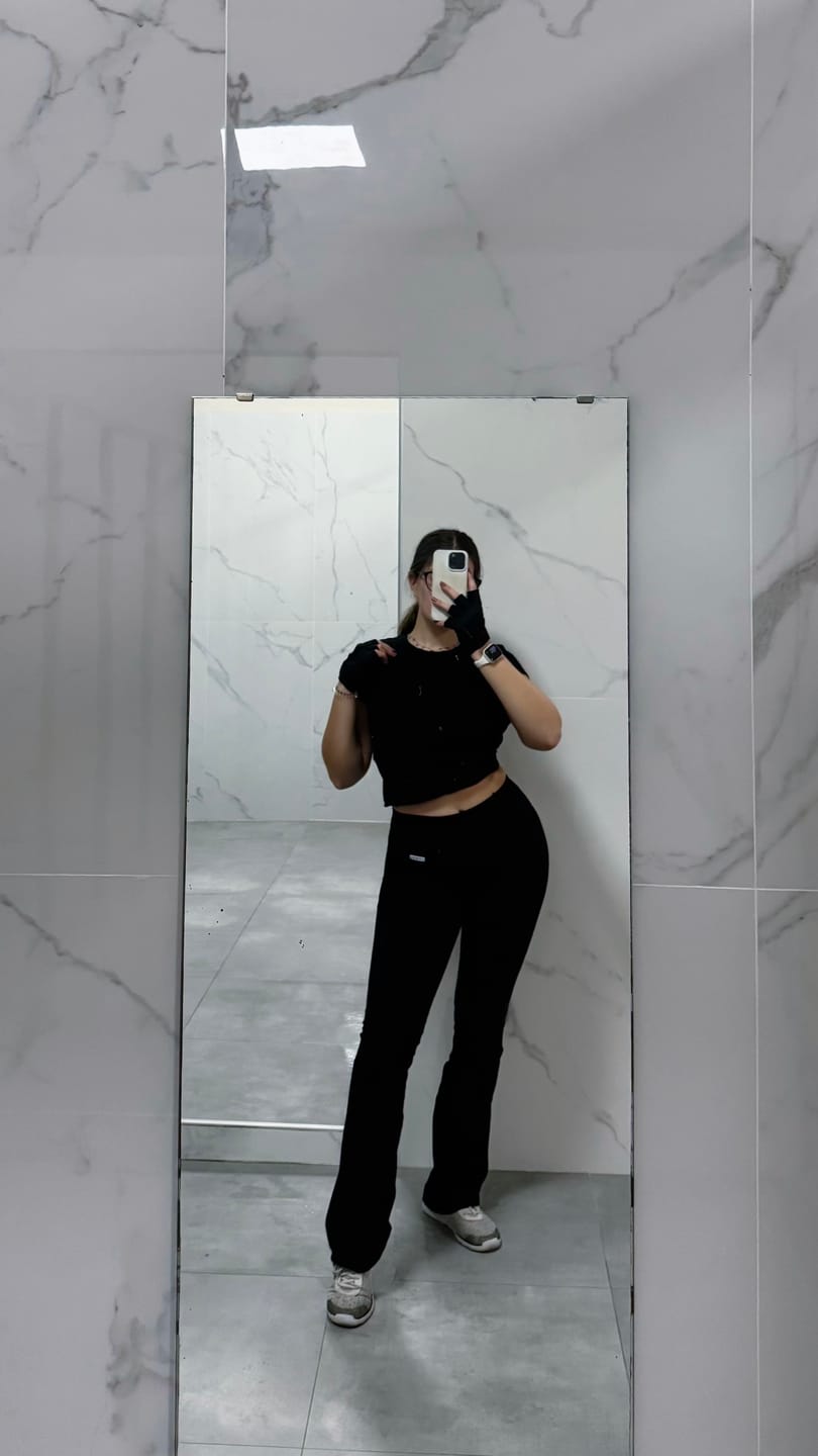 Customer photo review of Leggings a Zampa di Elefante Nero