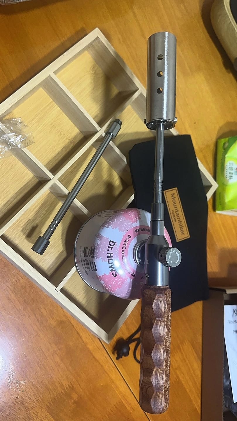 Customer photo review of XYlivingstore Camping Long Flame Igniter – Portable Wooden Handle Gas Burner for BBQ & Outdoor Cooking