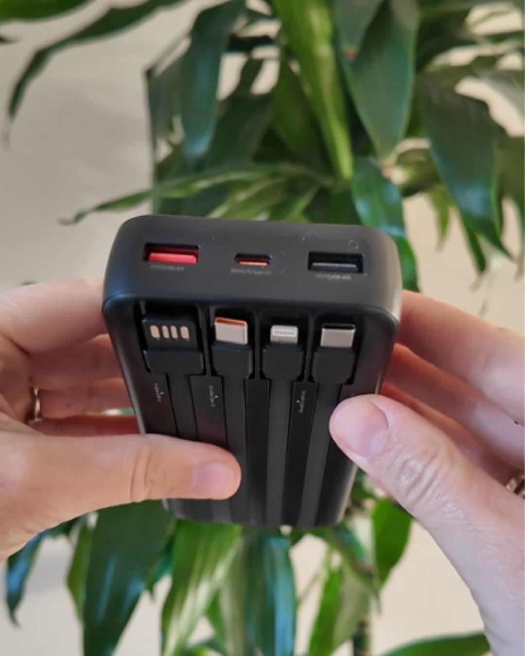 Customer photo review of Siltcon® Powerbank 30000 mAh - ingebouwde kabels