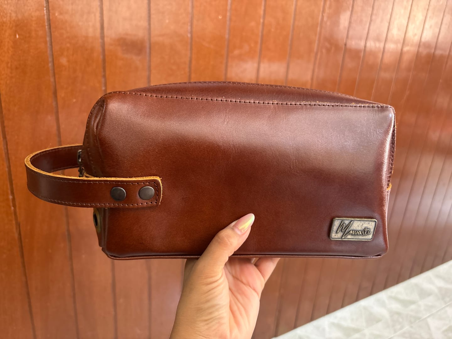 Customer photo review of Neceser Sobaquera Piel Genuina Caballero Mod. España  (Pull up Roble)