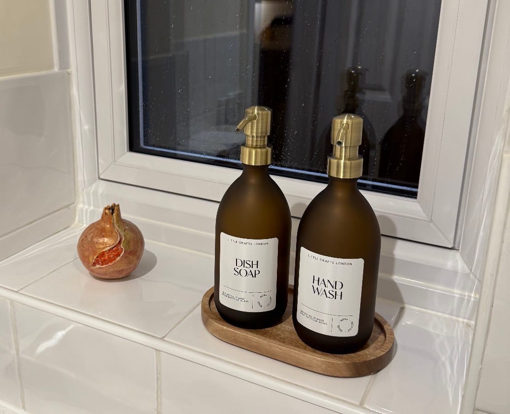 Customer photo review of Set of 2 Frosted Amber Glass Bottle 500 ML with Metal Pump & Small Tray White Label