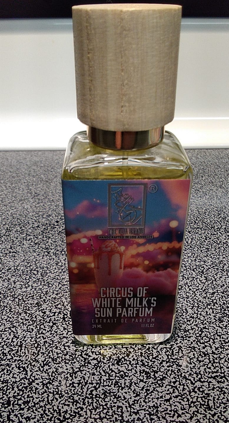 Customer photo review of Circus Of White Milk's Sun Parfum
