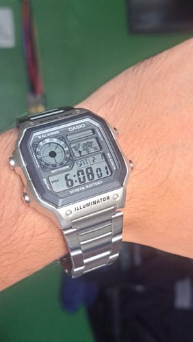 Customer photo review of Reloj World Time Royale Casio Vintage AE-1200WHD-1AVDF Plateado