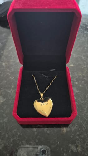 Customer photo review of Relicario Love Personalizado