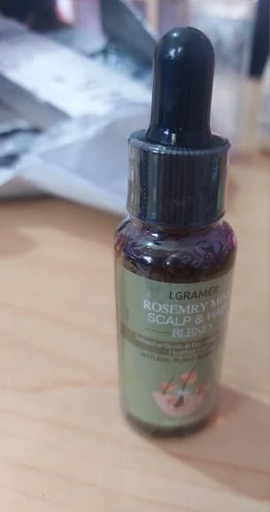 Customer photo review of Essential Oil Hair Growth Oil Rosemary Mint — Emerald | KIMLUD