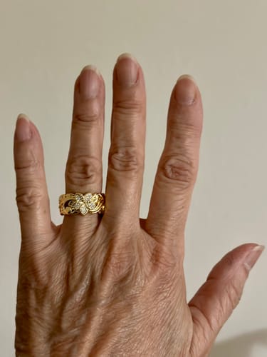 Customer photo review of Alaka'i Heirloom Cutout Ring (Hulali Version)