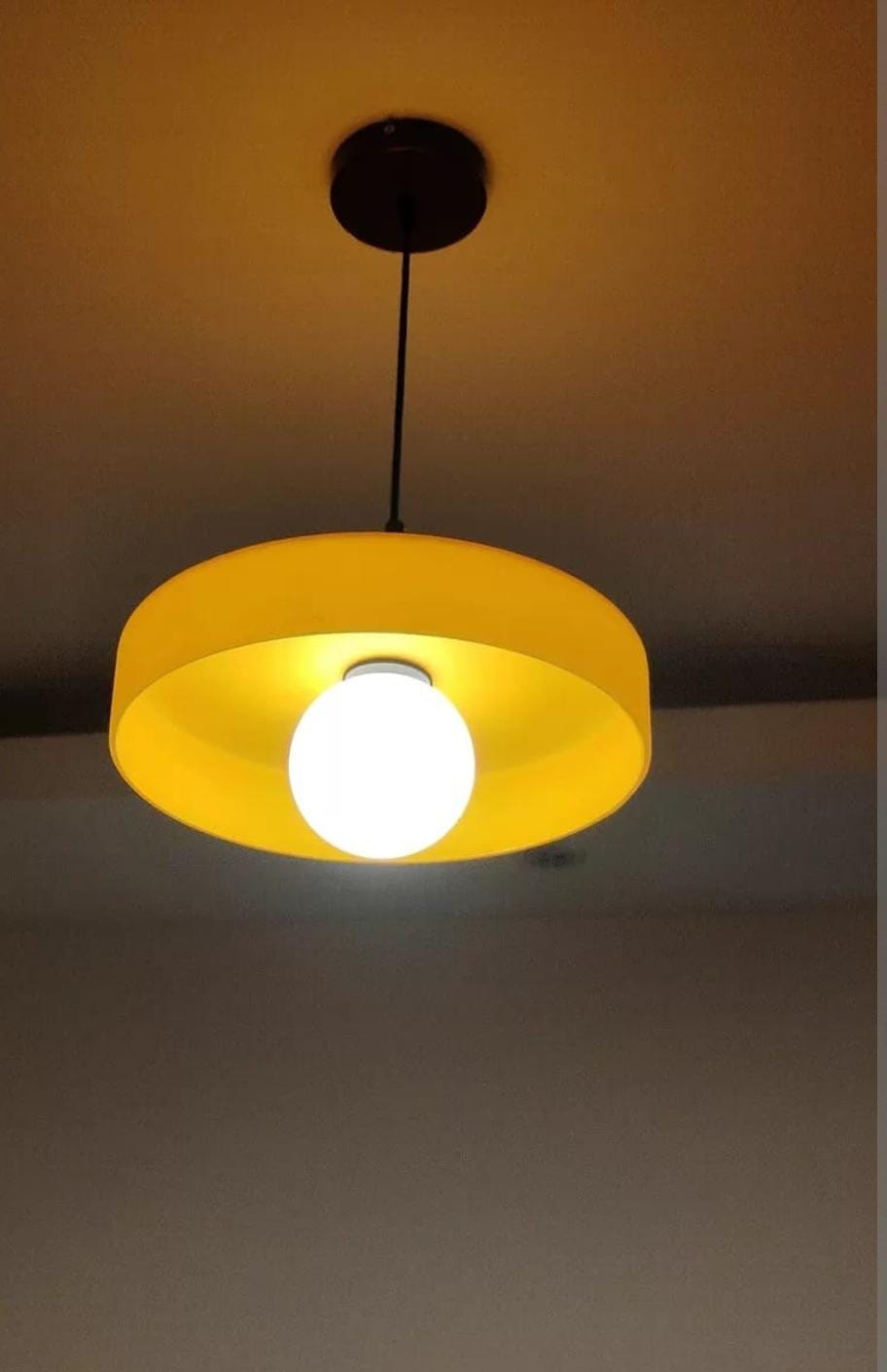 Customer photo review of Pendente de Teto Vidro Colorido Moderno