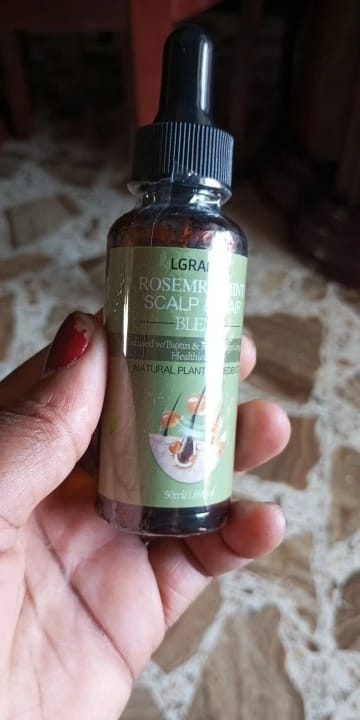 Customer photo review of Essential Oil Hair Growth Oil Rosemary Mint — Emerald | KIMLUD