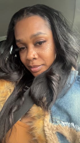 Customer photo review of Gold Glitter Freckles Makeup Patches