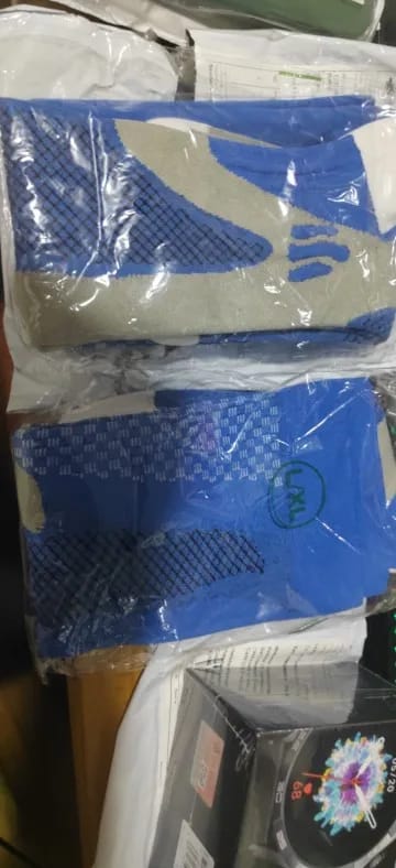 Customer photo review of KneePro FlexFit Compression Socks