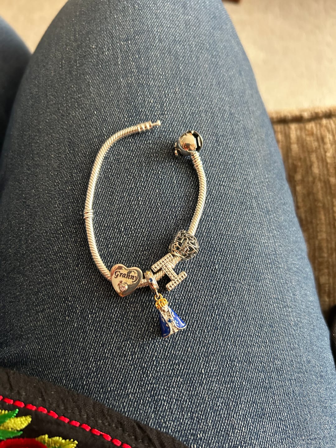 Customer photo review of Charm Letras del Alfabeto