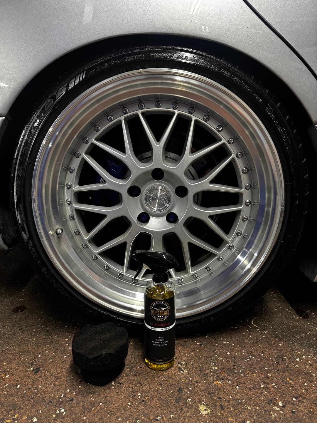 Customer photo review of SHYNX - GLOSSY TIRE SHINE
